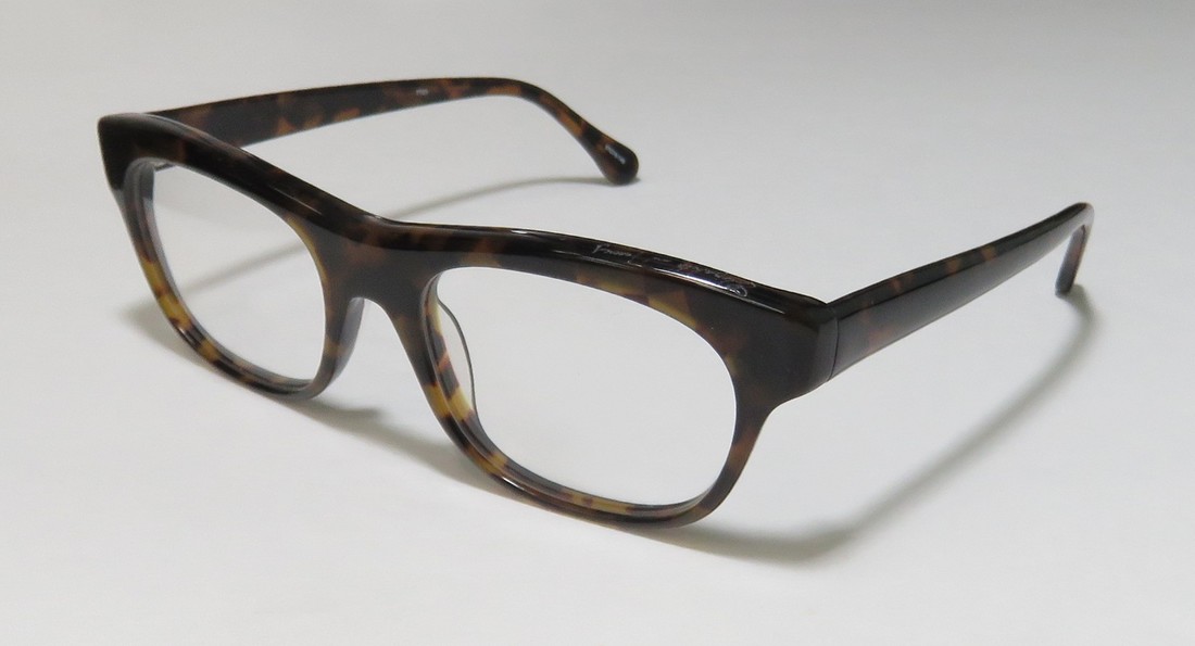 ELIZABETH AND JAMES SUMMER in TT01