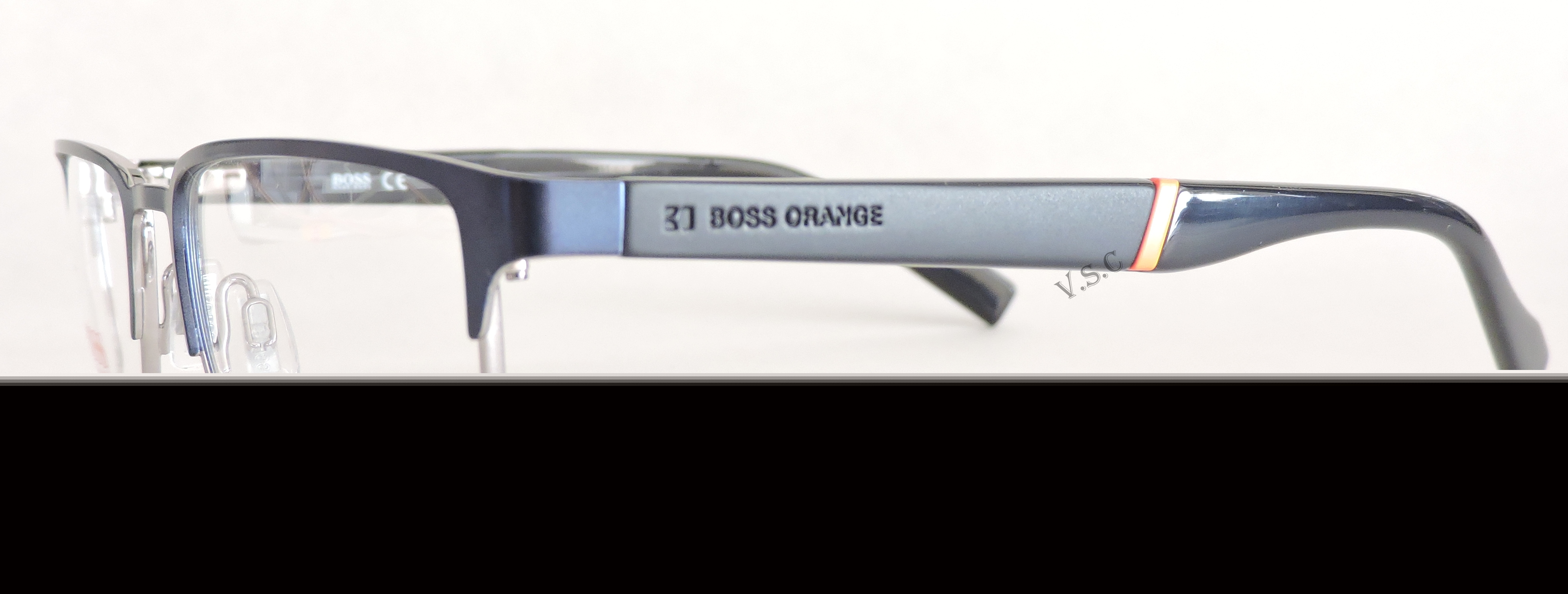 BOSS ORANGE 0136 in 01OM