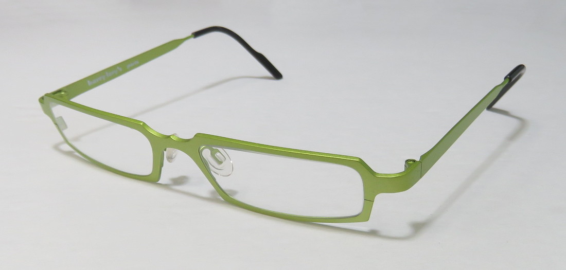 HARRY LARYS HUTCHY in 454